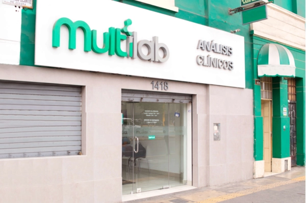 Fachada Sede Brena Multilab Laboratorios de Análisis Clínicos