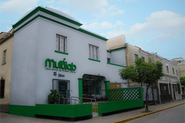 Fachada Sede San-isidro Multilab Laboratorios de Análisis Clínicos